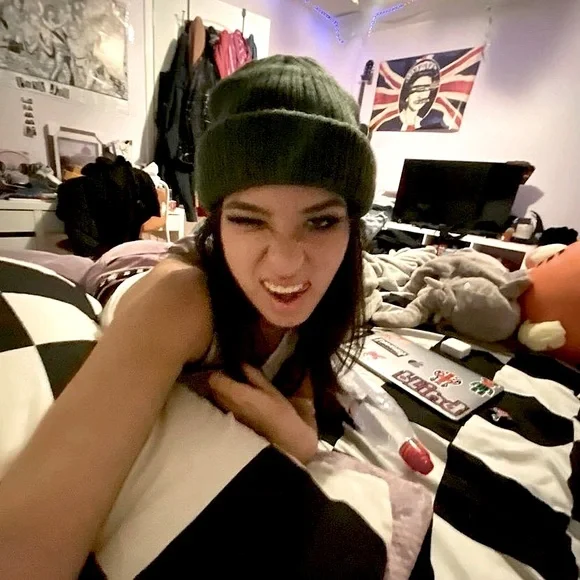 Youtlet® - Picture 2 of 4